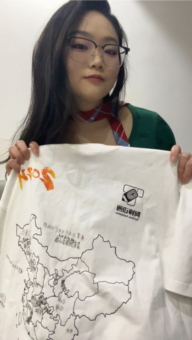 学员 T 恤接力活动